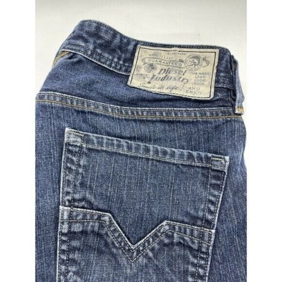 Diesel Jeans Men's W32 L32 Larkee ORUS7 Straight Buttonfly Relaxed Fit Dark Wash - Picture 4 of 9